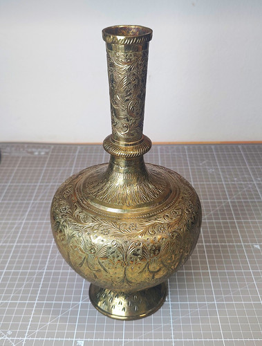 Messingvase mit tiermotiv - mit,