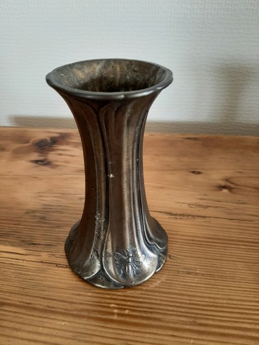 Vase aus messing mit biene - aus, messing,